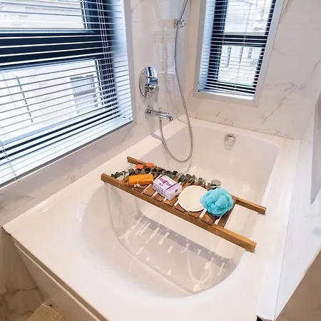 Hotel The By Platine *