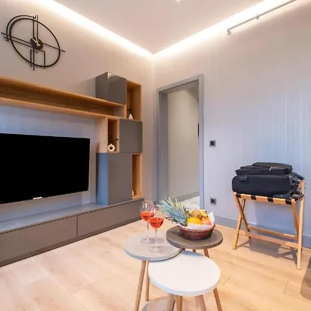 The By Platine Hotel