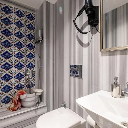 The By Platine 酒店 *