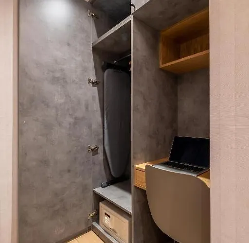 The By Platine 酒店 *