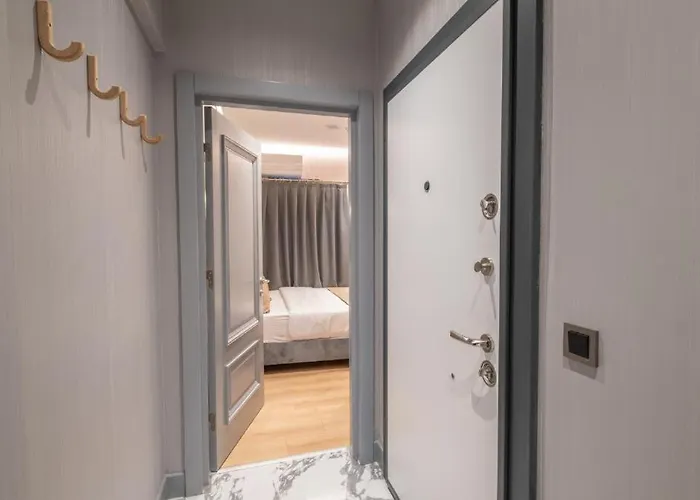 The By Platine 酒店