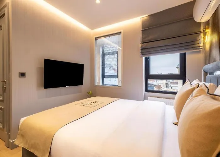 The By Platine 酒店 *