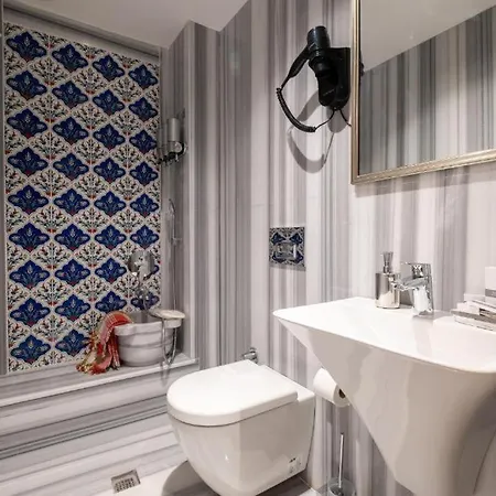 The By Platine 이스탄불